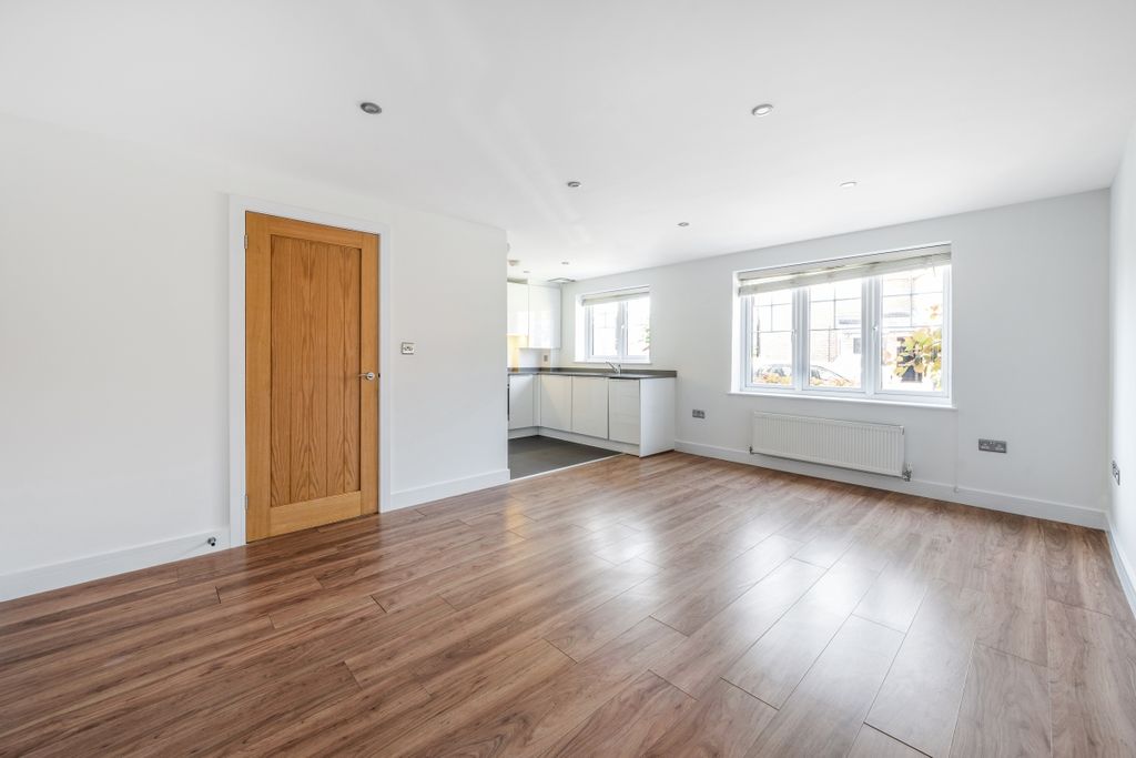 Property photo 2 of 17 1164670 (4)