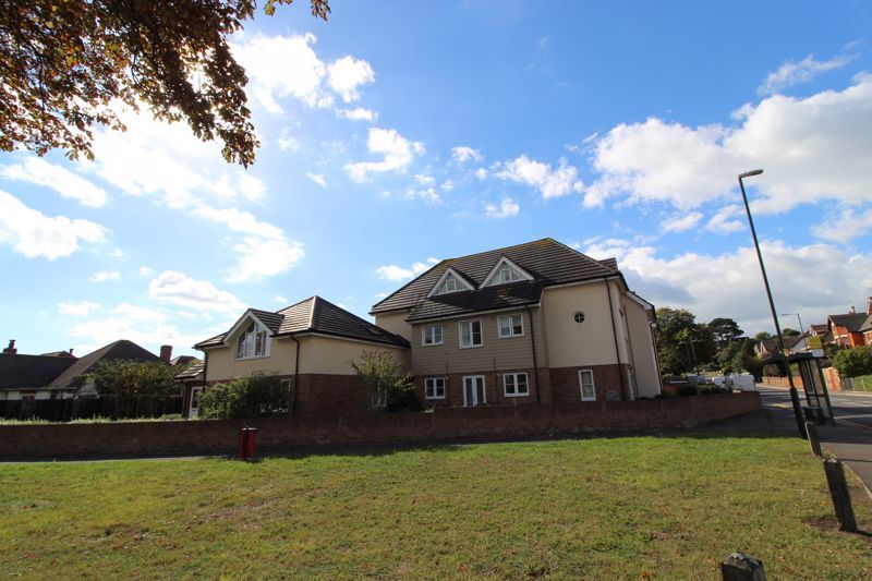 Property photo 1 of 8 Photo 9