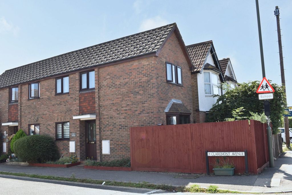 Property photo 2 of 10