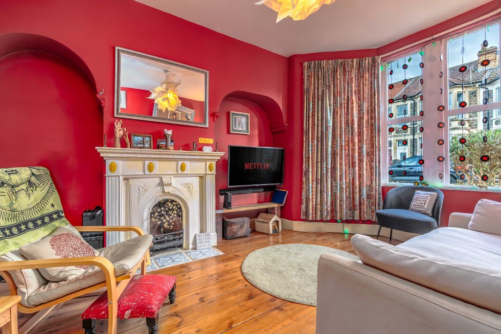 Property photo 1 of 33