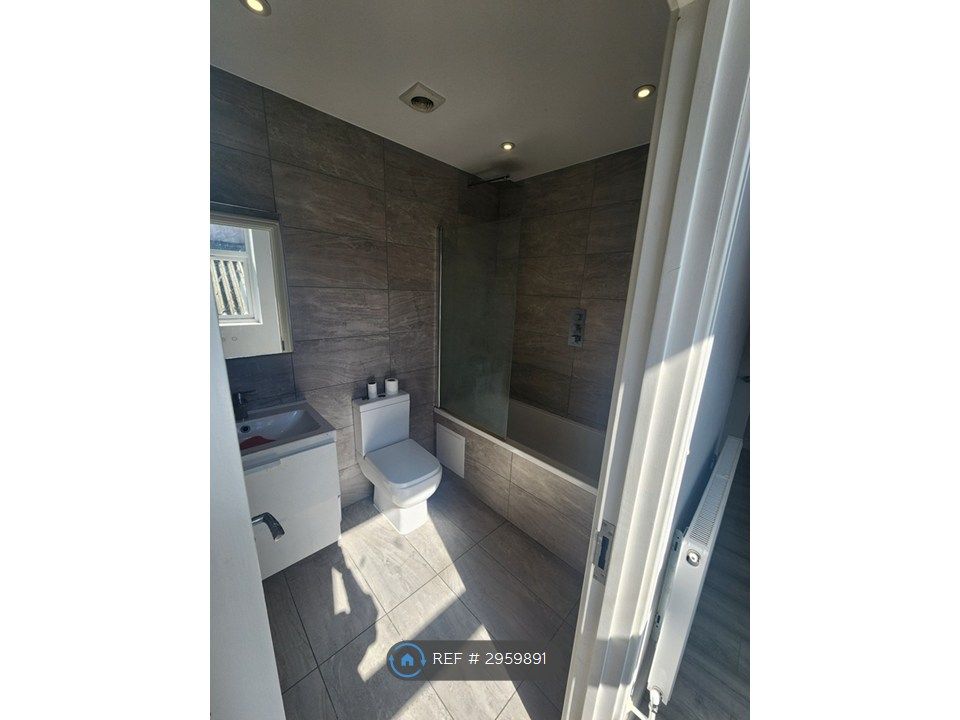 Property photo 3 of 6 Bathroom