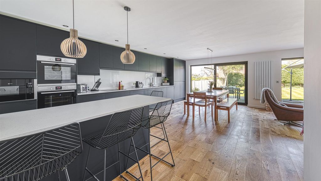 Property photo 3 of 31 E92A2517_Hdr.Jpg