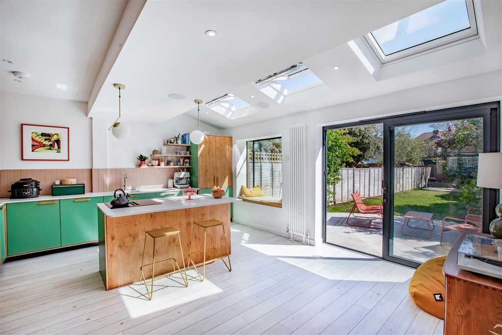 Property photo 2 of 16 Open-Plan Kitchen