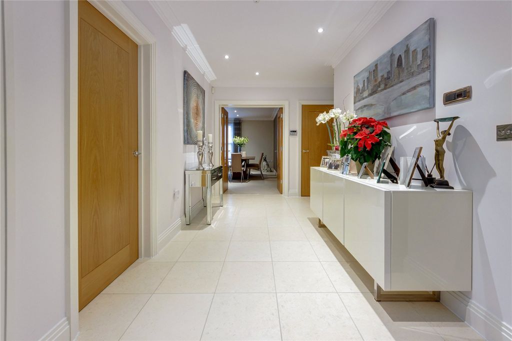 Property photo 2 of 29 Picture No. 08