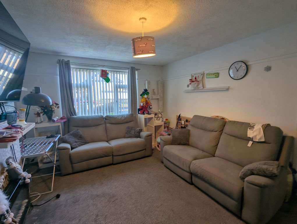 Property photo 3 of 11 1000086201