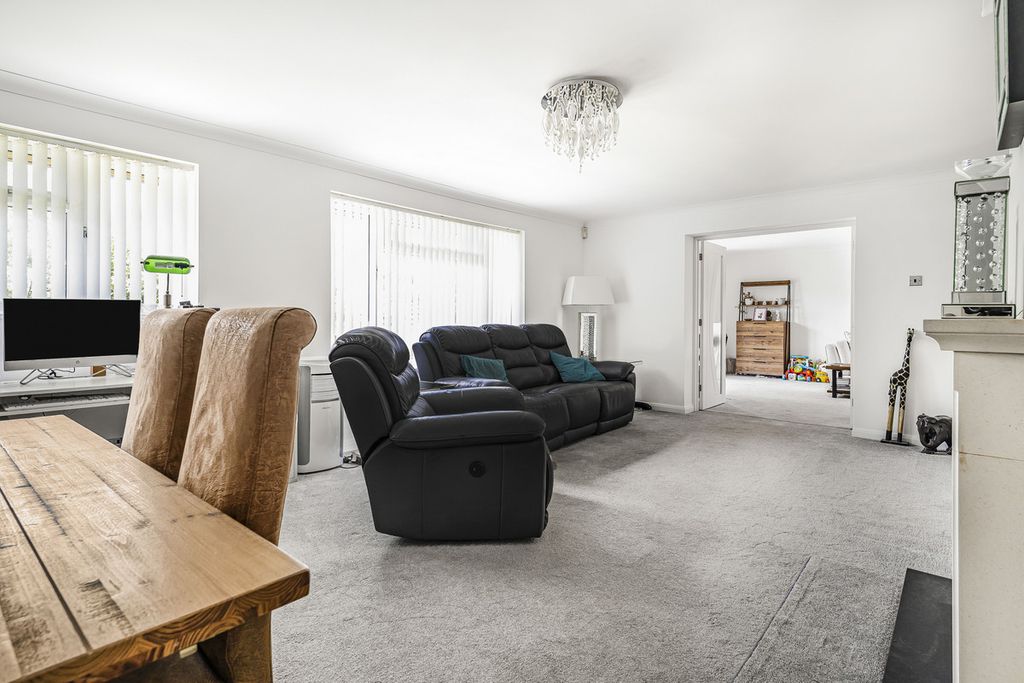 Property photo 2 of 36