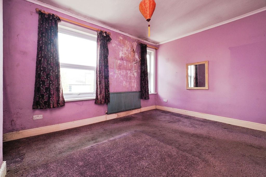 Property photo 3 of 17 Pbox-Img.Jpg