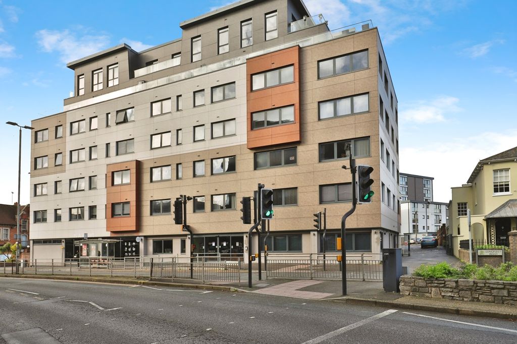 Property photo 2 of 17 Photo