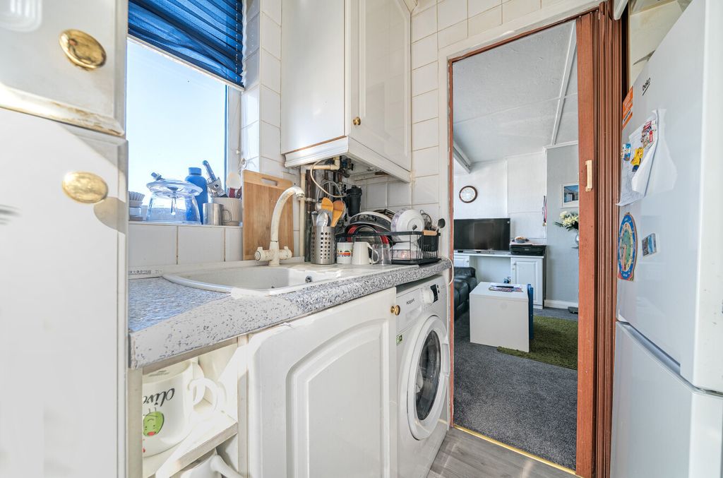 Property photo 3 of 15 1361289-6-68E3cd9...