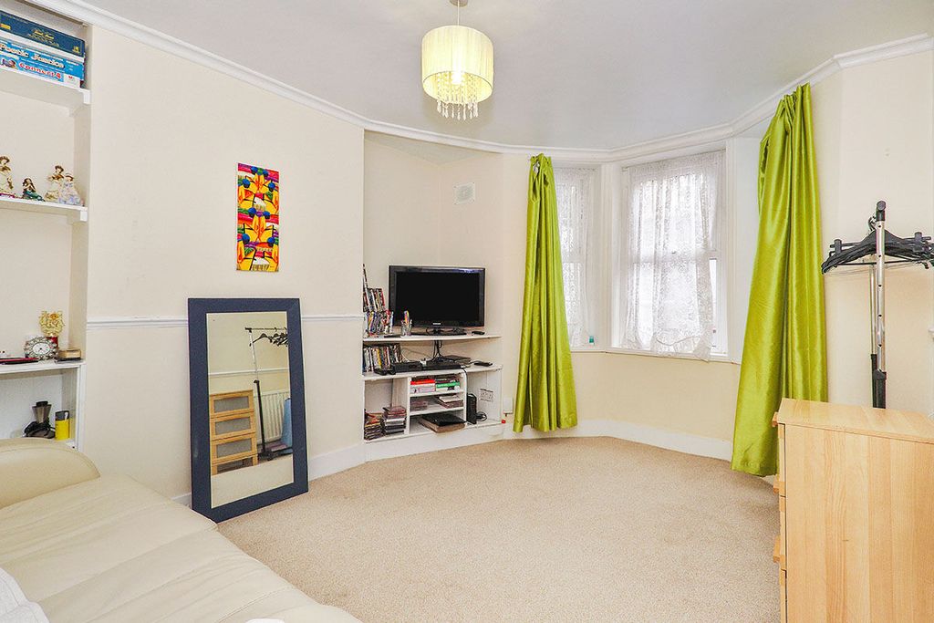 Property photo 2 of 12