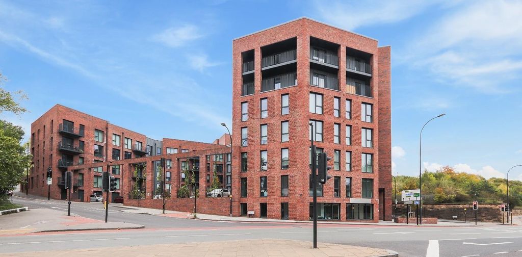 Property photo 2 of 15 Front