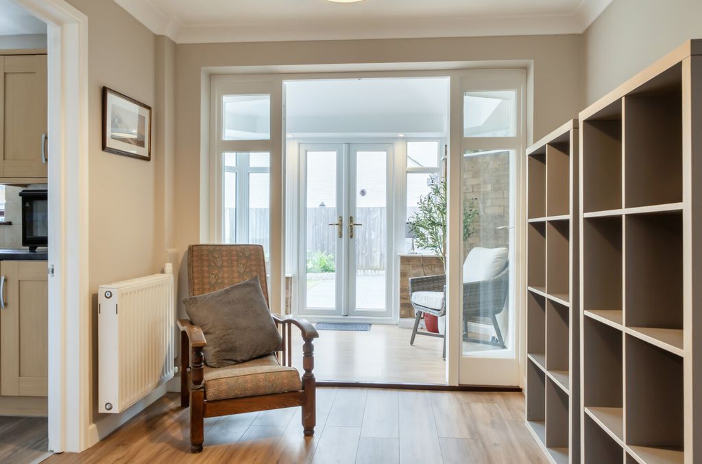 Property photo 3 of 12 1452984-11-69Fa25...