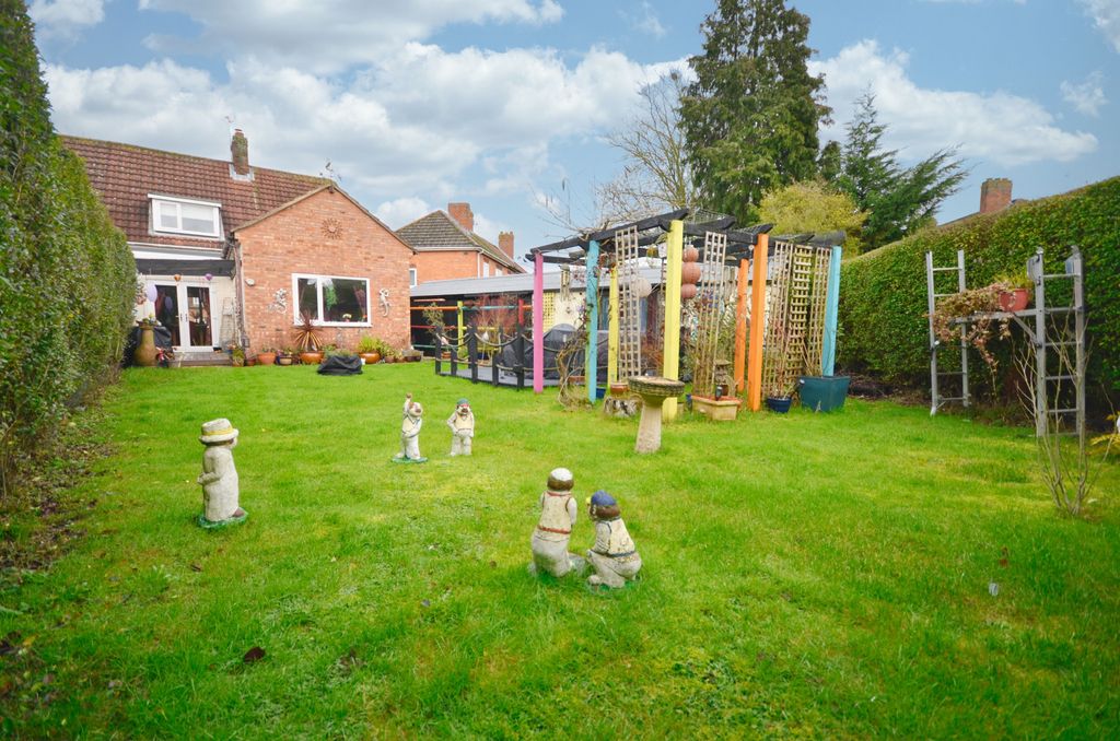 Property photo 1 of 34