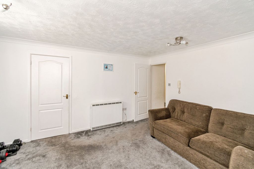 Property photo 3 of 11 Pbox-Img.Jpg