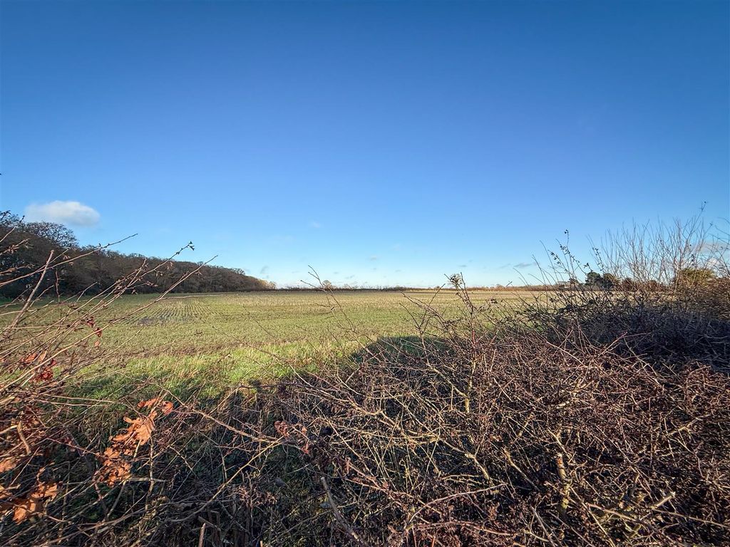 Property photo 2 of 11 Rural Field Views From Lounge