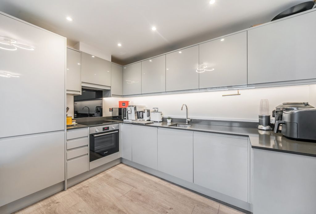 Property photo 1 of 19 1389233-17-69414E...