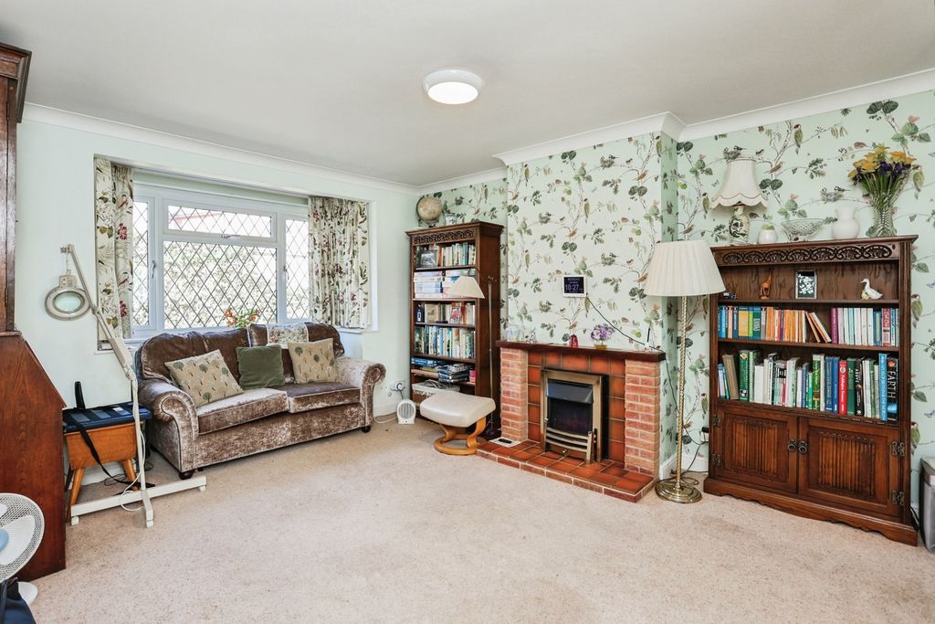 Property photo 2 of 17 Photo