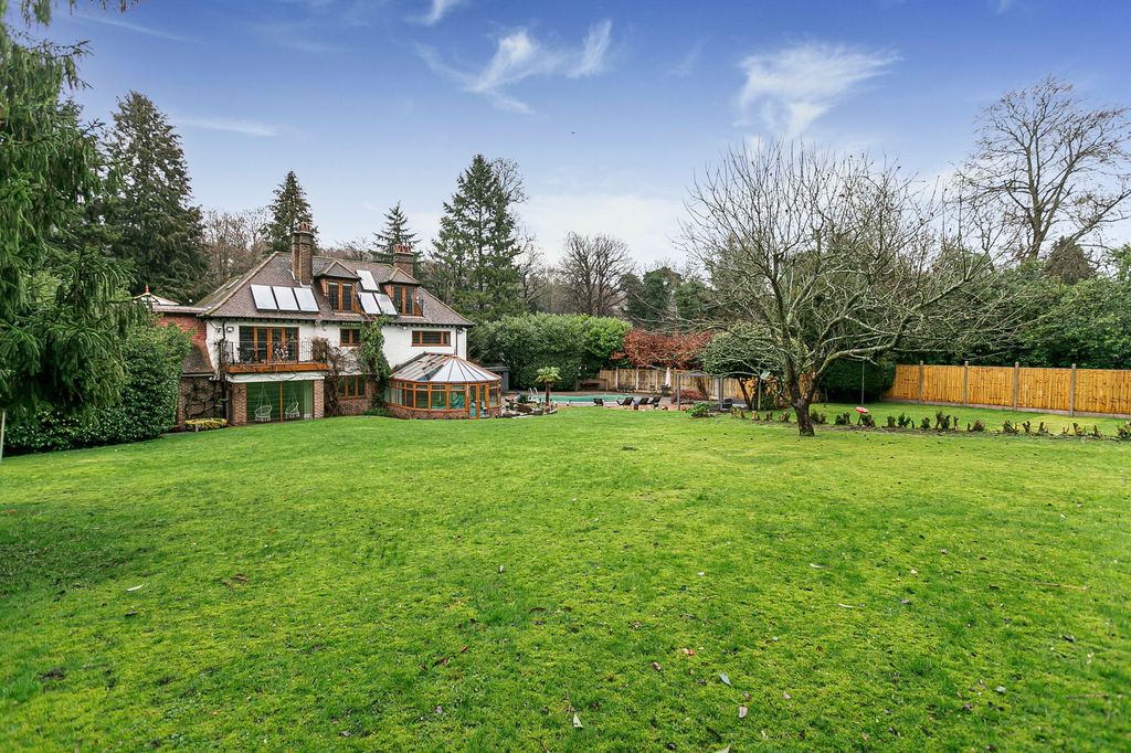 Property photo 1 of 53