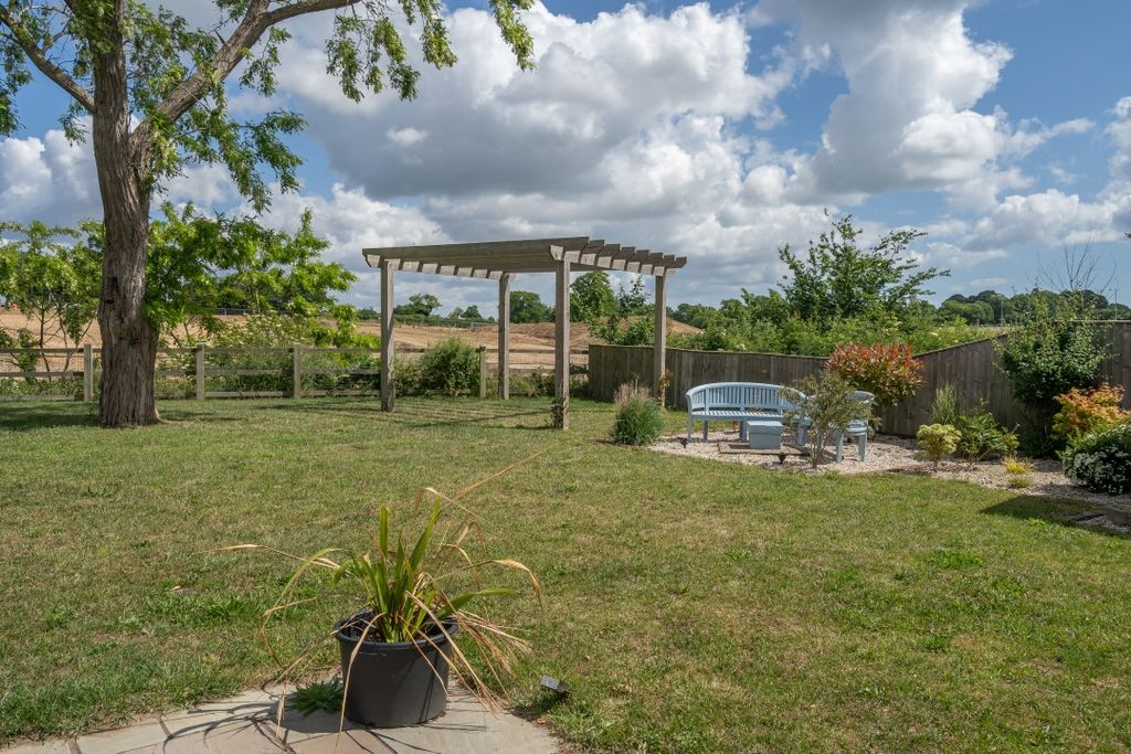 Property photo 3 of 29