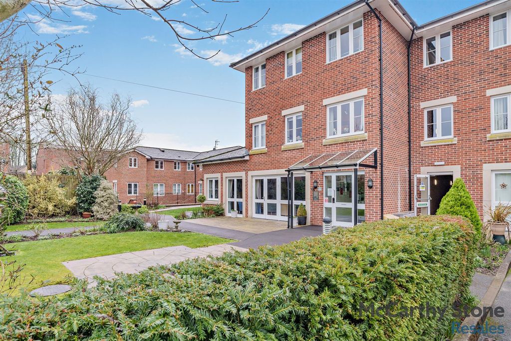 Property photo 1 of 11 Imber Court