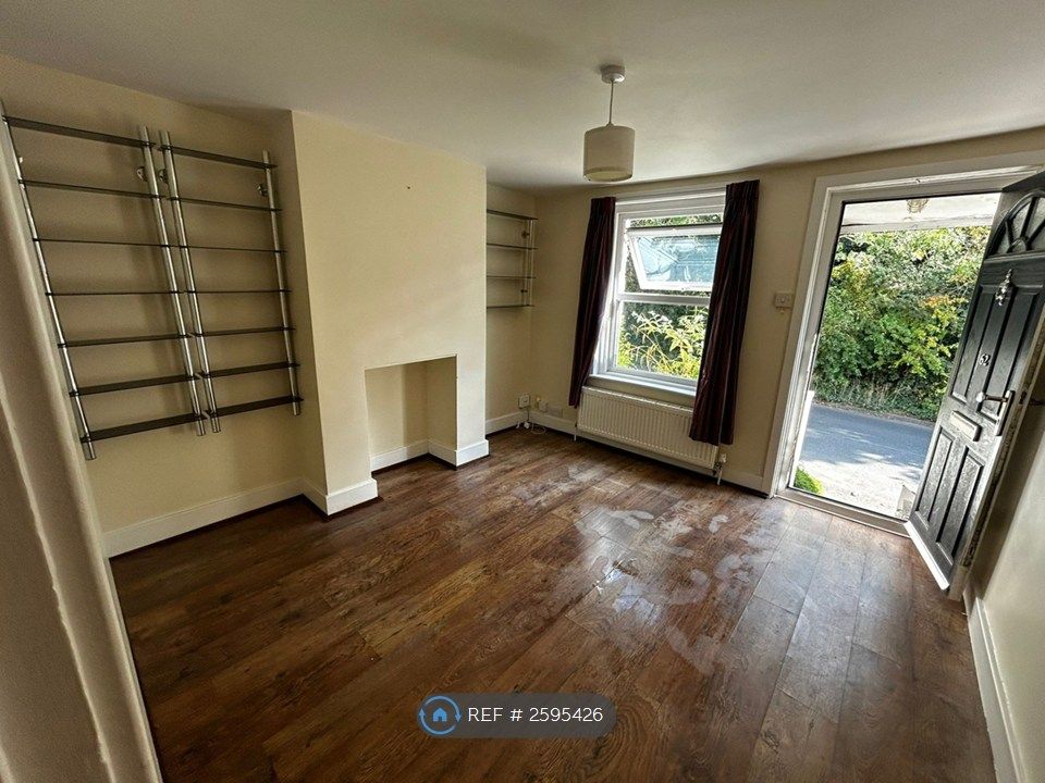 Property photo 2 of 17 Sitting Room