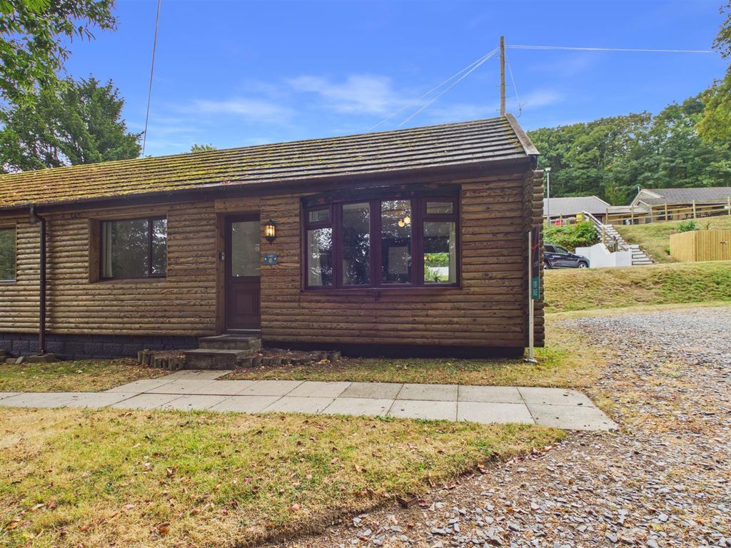Property photo 1 of 8 Front