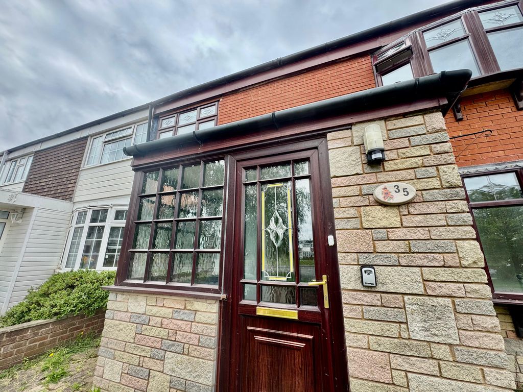 Property photo 1 of 28