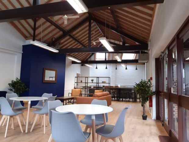 Property photo 3 of 9 Photo 6