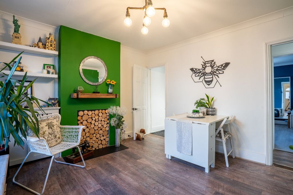 Property photo 2 of 13 4720434