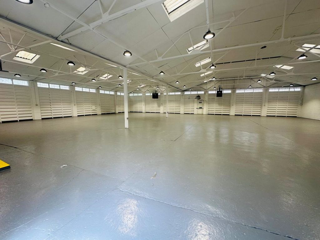 Property photo 3 of 9 Gallery