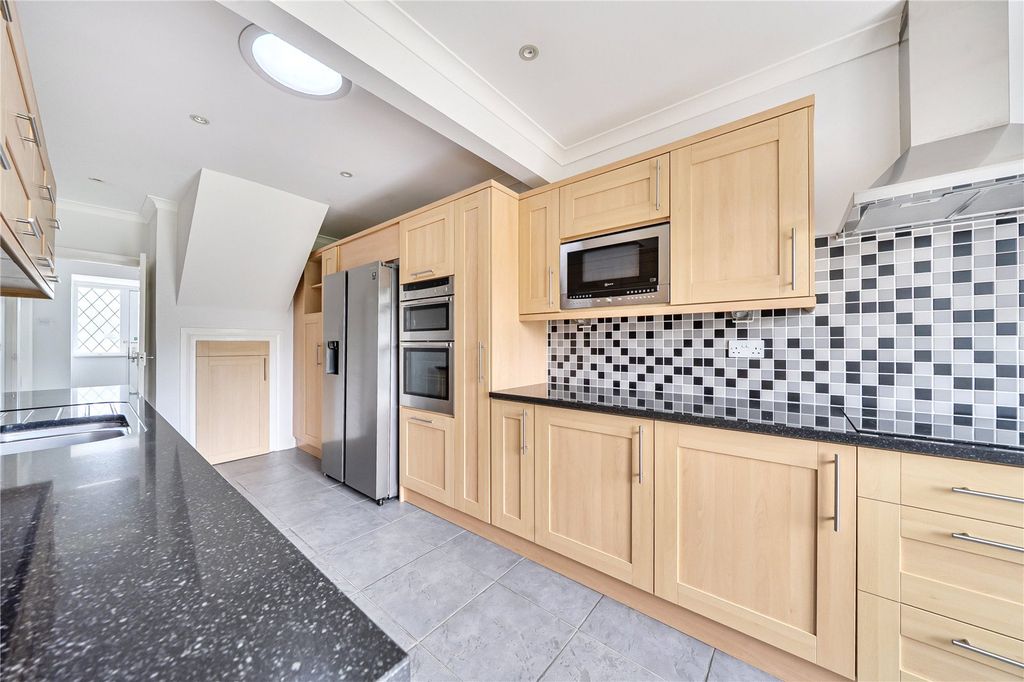 Property photo 2 of 14 Picture No. 07