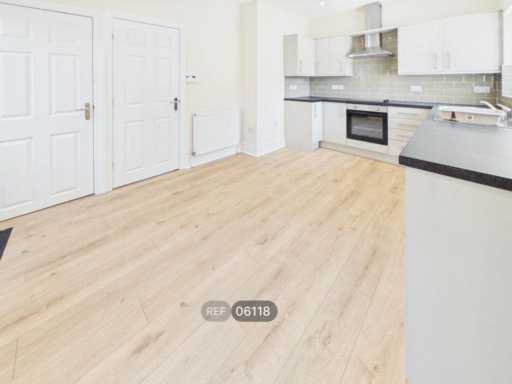 Property photo 3 of 14 Kitchen