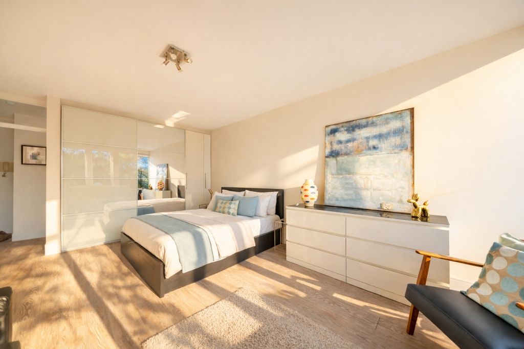 Property photo 1 of 7 11