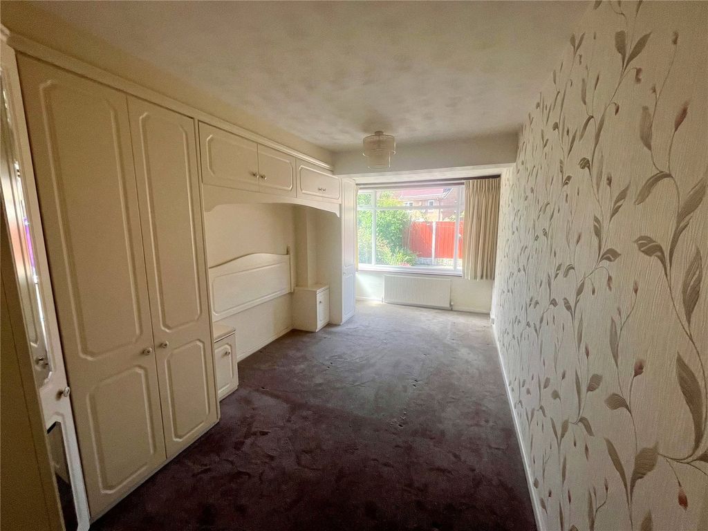 Property photo 3 of 14 Master Bedroom