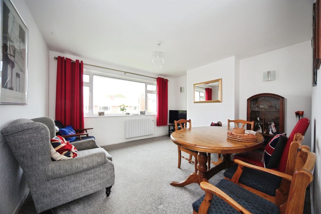 Property photo 3 of 13