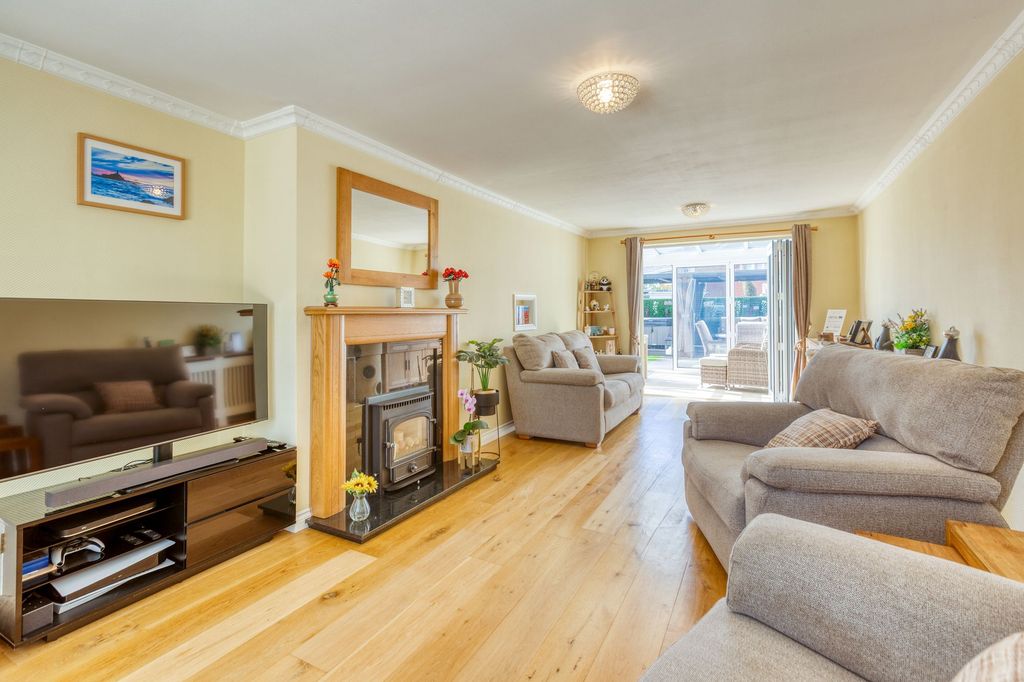 Property photo 2 of 36