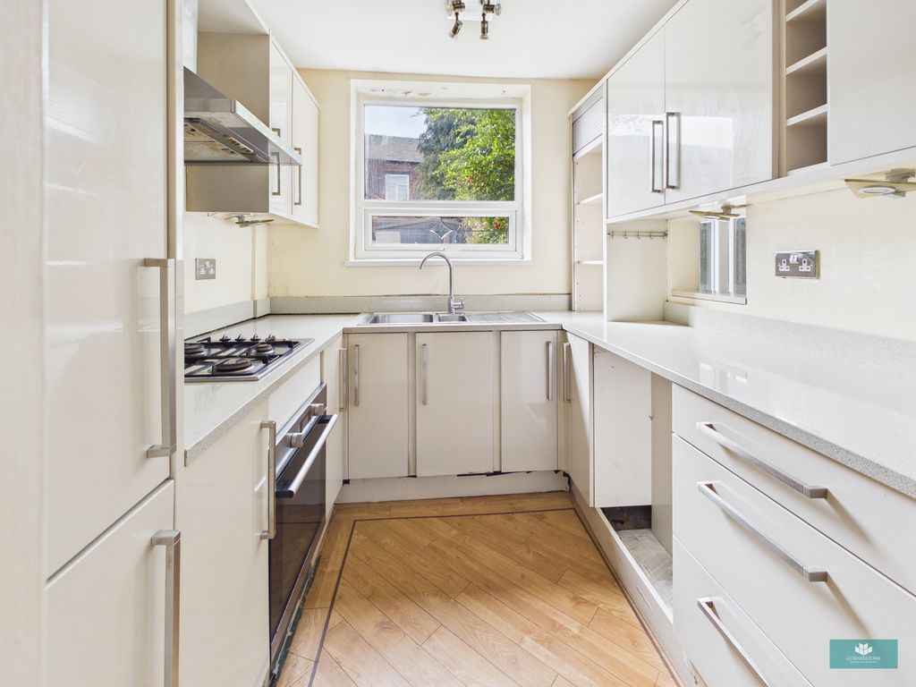 Property photo 2 of 16 Photo 7