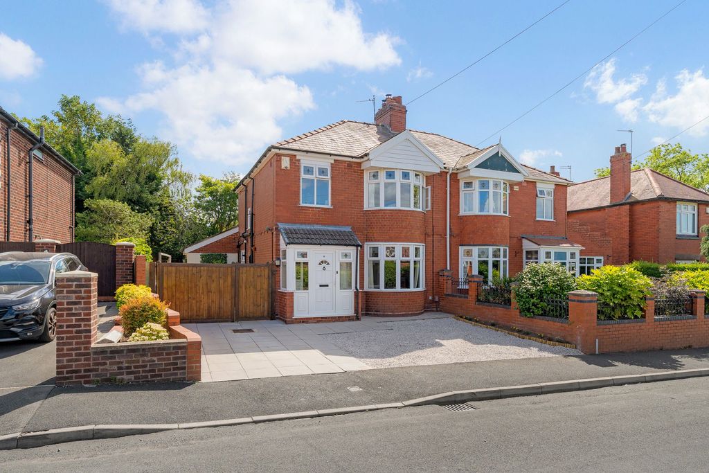 Property photo 1 of 31