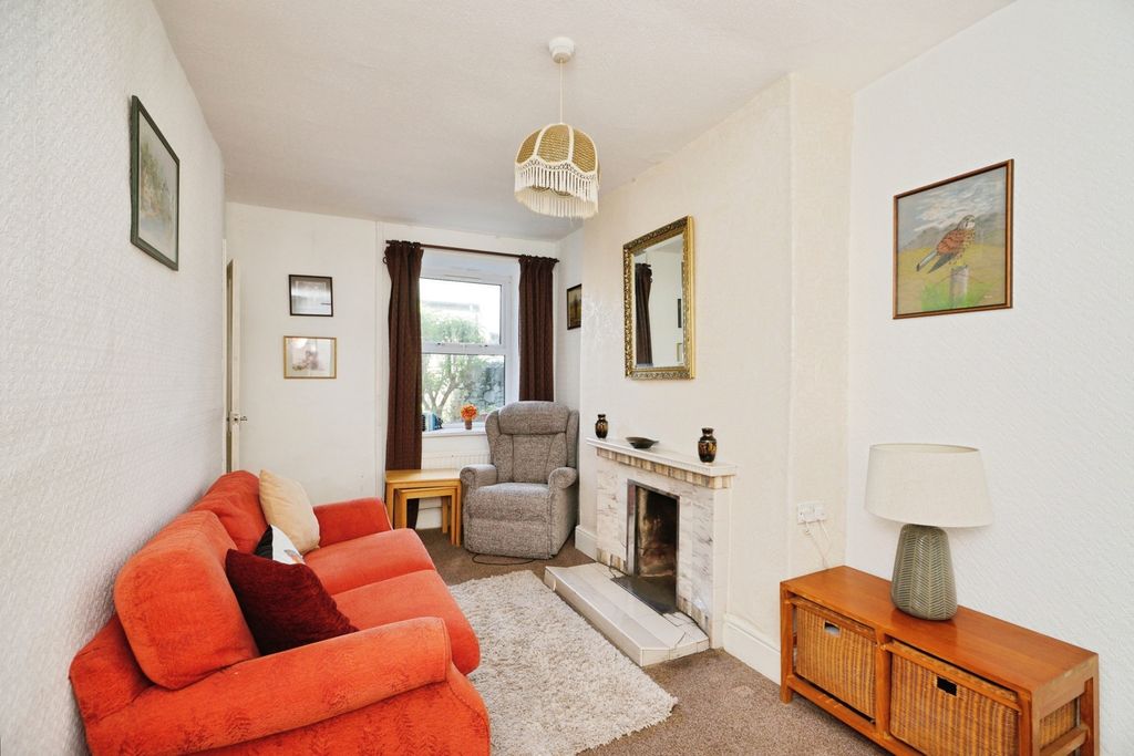 Property photo 3 of 22 Pbox-Img.Jpg