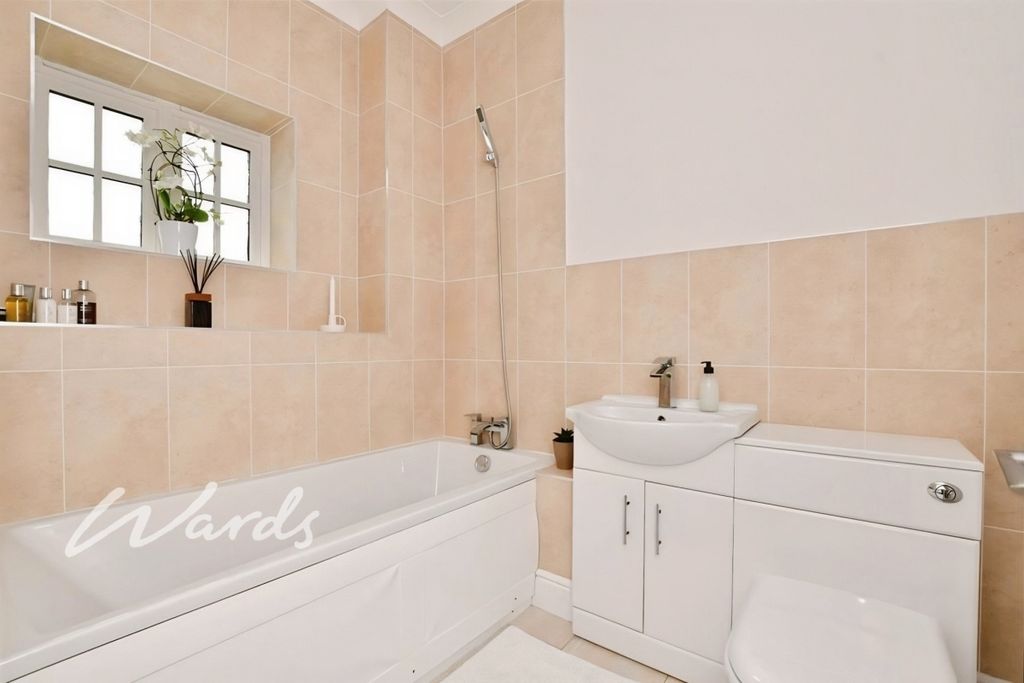 Property photo 3 of 12 Bathroom