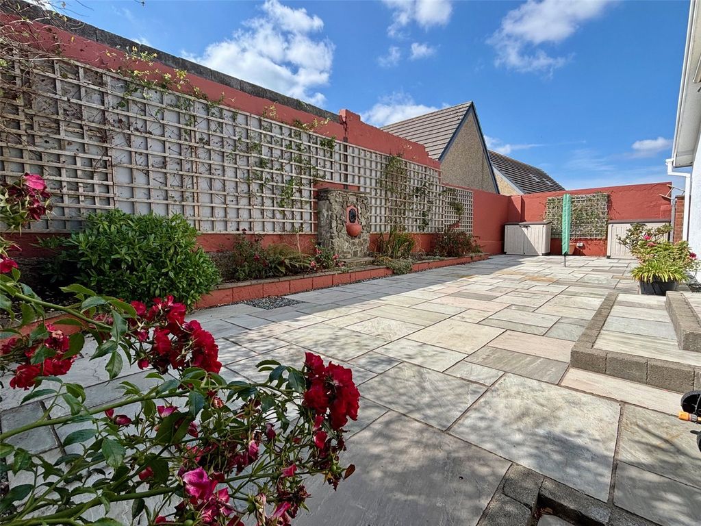 Additional image 4 of 3 bed bungalow for salePriory Lodge Close, Milford Haven, Pembrokeshire SA73