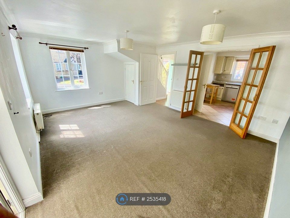 Property photo 1 of 14 Living Room