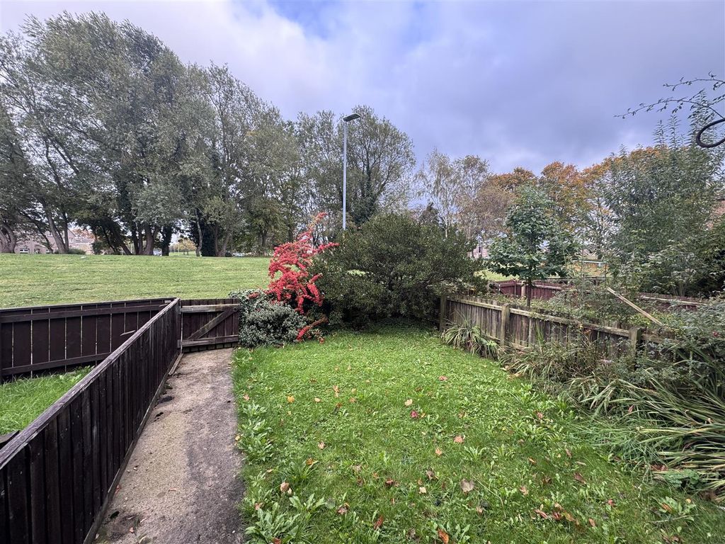 Property photo 2 of 9 Rear