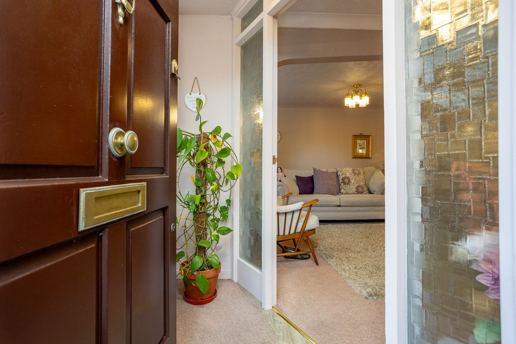 Property photo 2 of 29