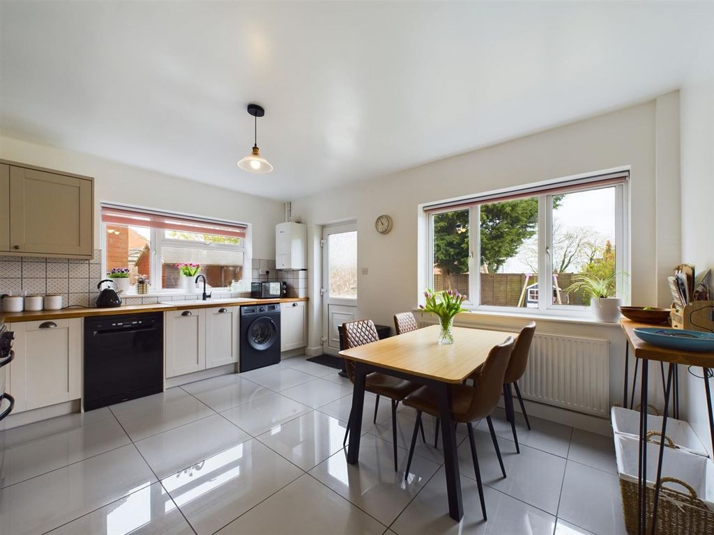 Property photo 3 of 19 Kitchen/Dining Room
