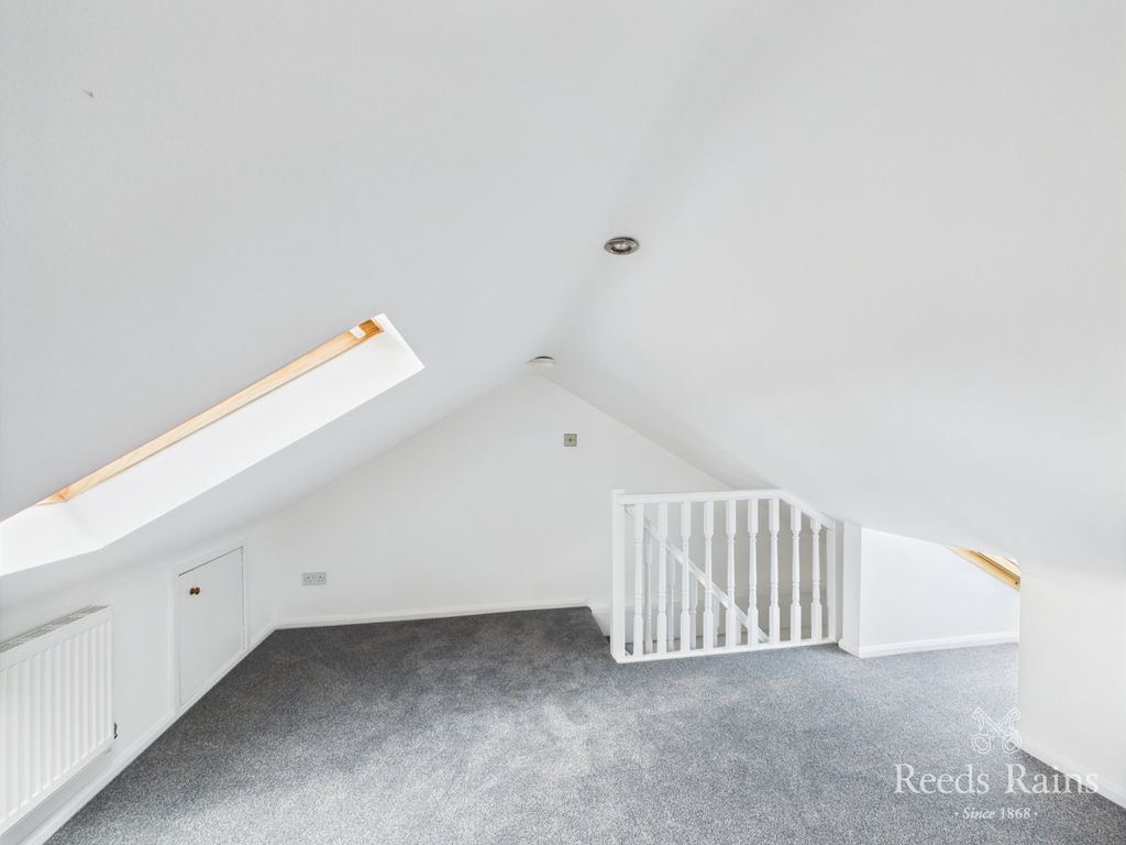Property photo 3 of 17 Loft