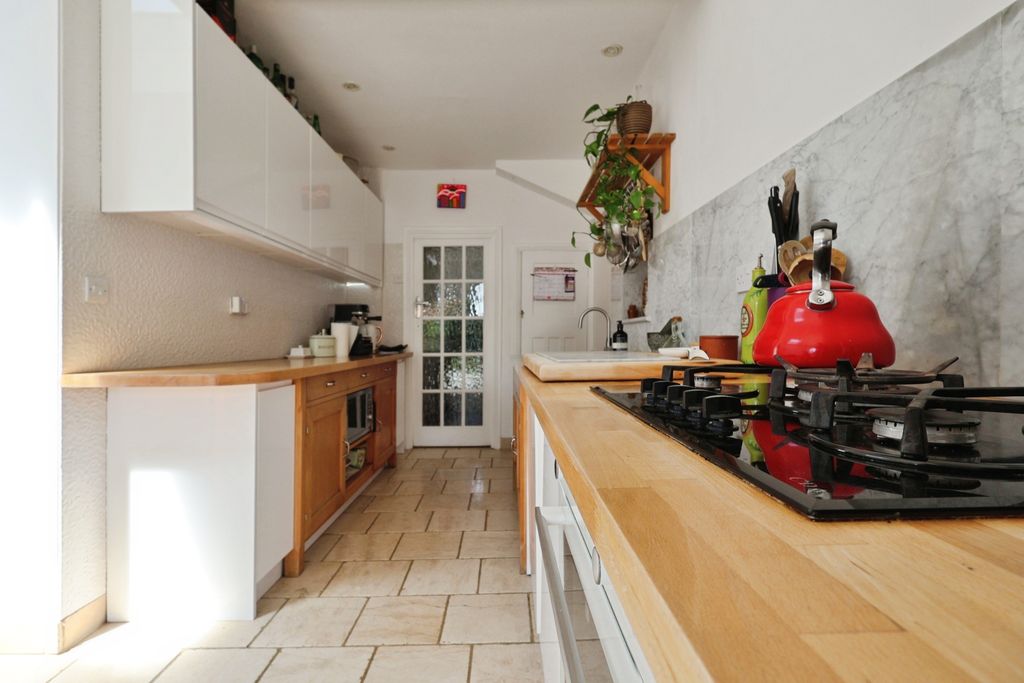 Property photo 2 of 24