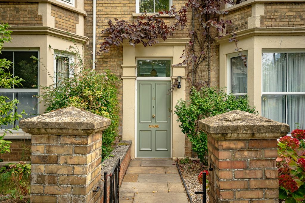 Property photo 2 of 31 5524386
