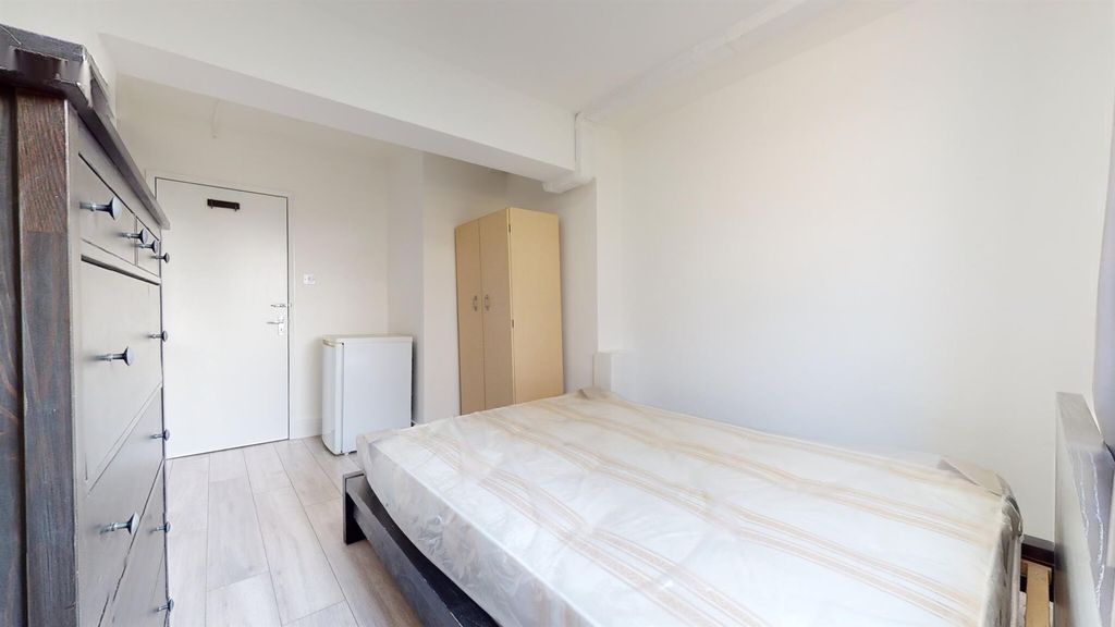 Property photo 2 of 7 63E11A8E447628652Ab60B70_3E0780Cb1Bf5Da7A4308c9100