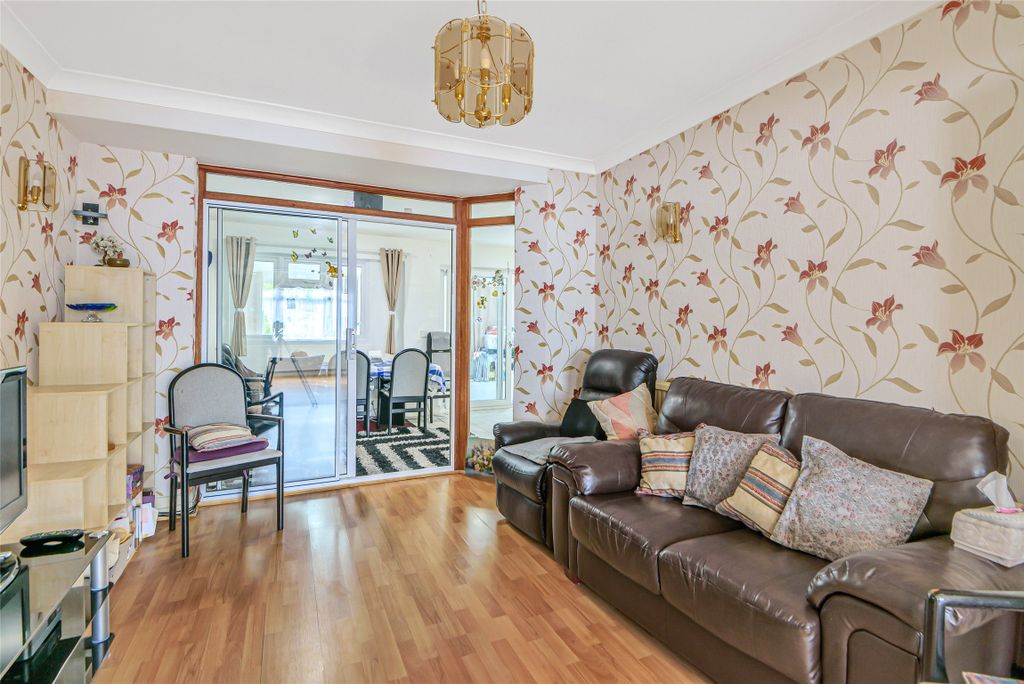 Property photo 3 of 19 Picture No. 02